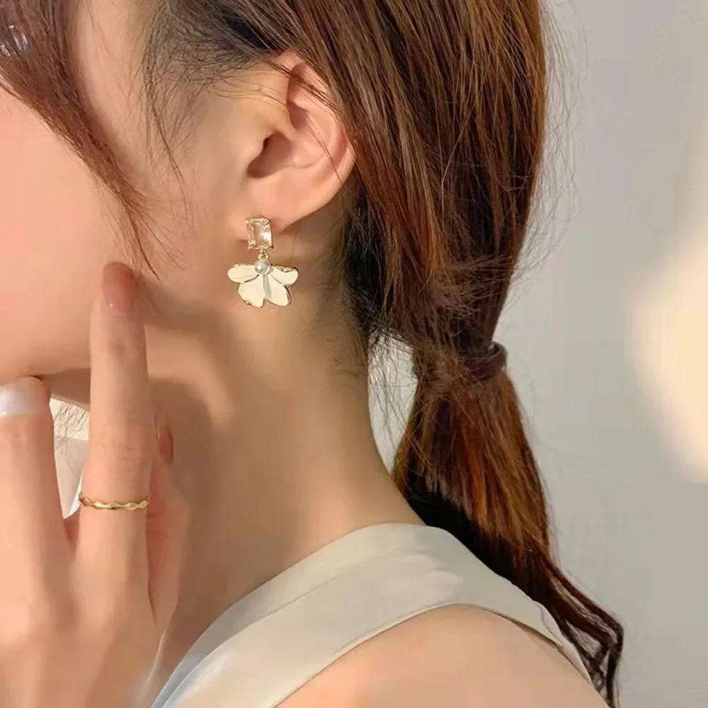 Flower Earrings - Picture 2 of 4